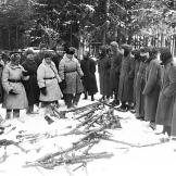 The remains of what was a heavily armed German unit surrenders on the Eastern Front, December 1941. Notice all the MG-34s.