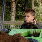 A young gypsy tries his hand at the family business.