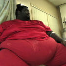 Henry begins his weight-loss journey seeking to transform himself in time to attend his high school reunion.