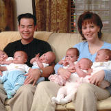 America's first glimpse of Jon and Kate Gosselin and their sextuplets was on Surviving Twins and Sextuplets on the Discovery Health channel way back in 2005.