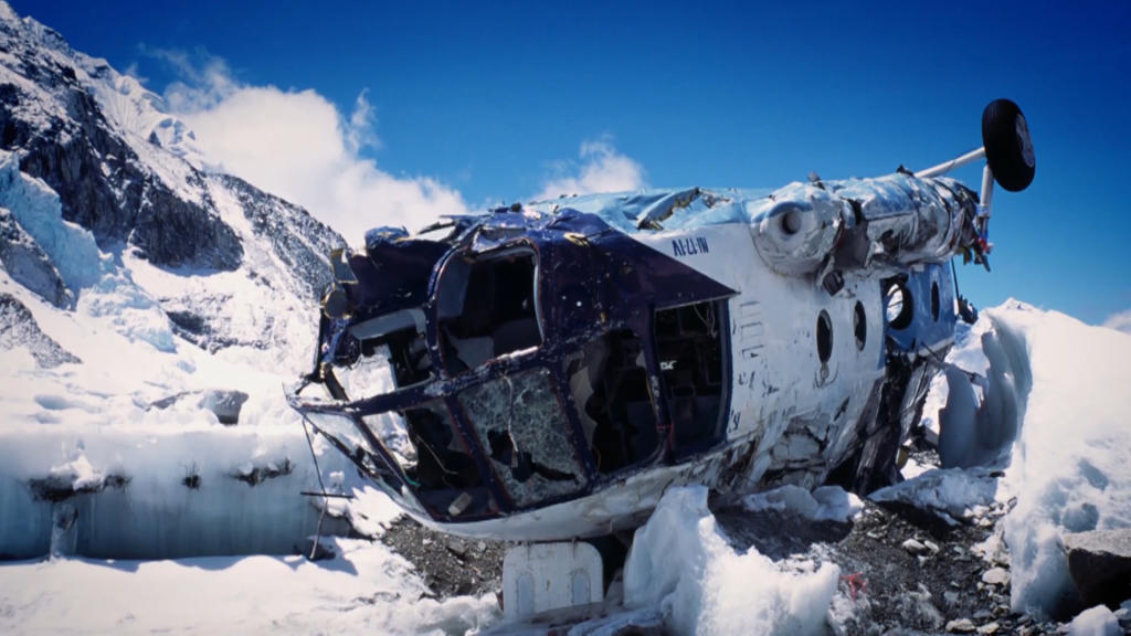 Landing on Everest Everest Rescue Discovery