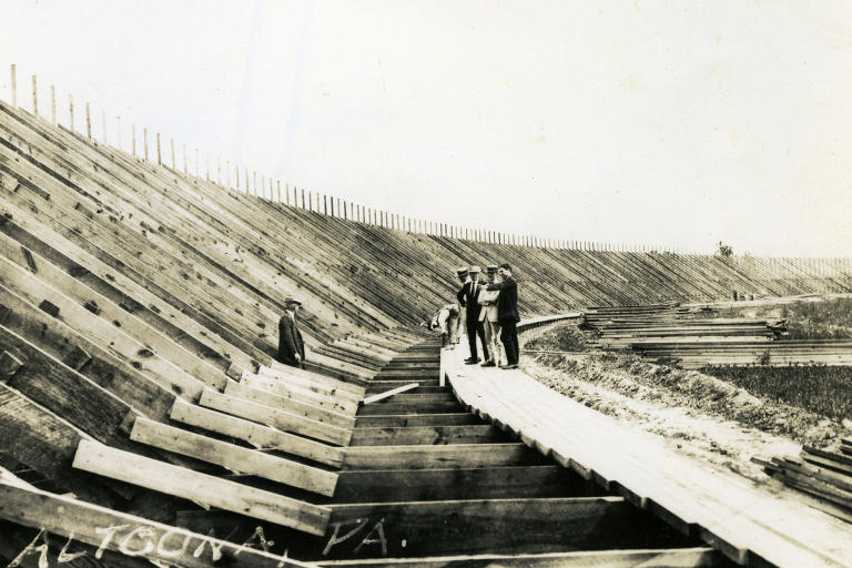 Building the Motordrome - Altoona Speedway construction