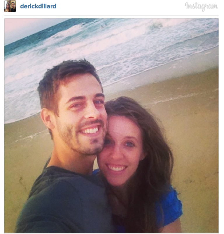 Derick and Jill enjoy their honeymoon. People.com released