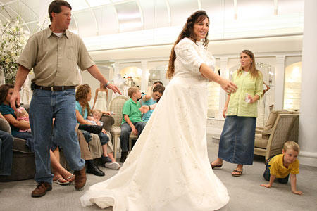 Michelle Duggar S Wedding Dress 19 Kids And Counting Tlc Michelle Duggar Wedding Dress 4